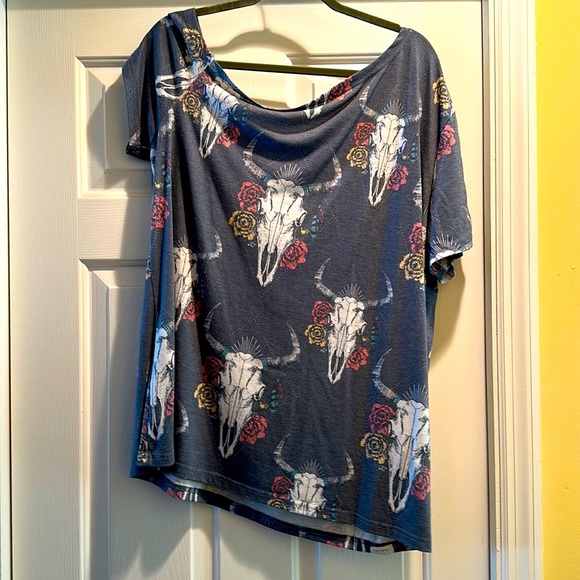 cheekys Tops - ADORABLE OFF THE SHOULDER SKULL SHIRT